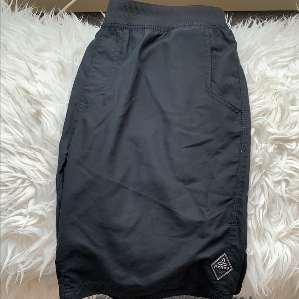 COPY - size large men’s Prana Mojo shorts